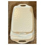 Set of 2 serving trays in white - plastic with handles - do not microwave