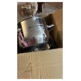 Daniks Tokio Stainless Steel Cookware Set, 6-Piece – 2 qt, 3 qt, 4.5 qt Pots with Glass Strainer Lids, 2qt lid is slightly bent as pictured but can be bent back. Induction Ready, Dishwasher Safe, Me