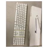 Apple iMac 20in White Desktop w/ A1243 Wired Keyboard Boxed