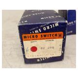 Vintage Micro Switch Honeywell Precision Switches Boxed Lot w/ 2 Loose