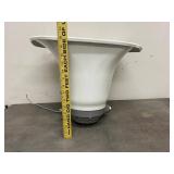 TOA SC-650 Paging Horn Speaker 50W 16 Ohm w/ Mounting Bracket Original Box