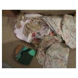 Table cloths, runners, place mats a...