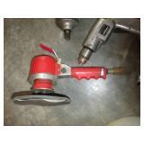 Lot of pneumatic air tools includin...