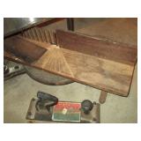 Vintage Miter box saw and accessori...