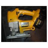 18v Cordless Dewalt jigsaw with cas...