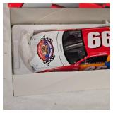 1:24 Darrell Waltrip Nascar