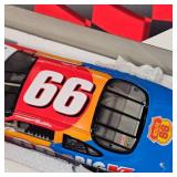1:24 Darrell Waltrip Nascar
