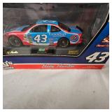2-1:43 Scale Diecast Cars