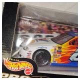1:24 Mark Martin Hot Wheels Nascar