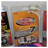 1:64 (4)Dicast Nascar
