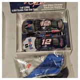 1:64 Mobil 1 and STP Petty-4 Cars