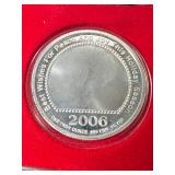 MERRY CHRISTMAS ROUND 1 TROY OZ .999 FINE SILVER IN BOX