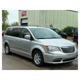 2012 CHRYSLER TOWN AND COUNTRY TOURING *149k Miles* (NO RESERVE)