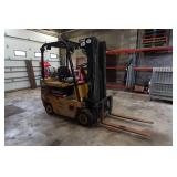 Daewoo GC25S-2 5000 Lb Propane Forklift with Side Shift