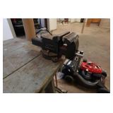 Work Bench with Larin Swivel Bench Vise