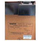 Sanyo Gxt808u Stereo Music System With Speakers & Assorted Media
