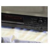Yamaha CDR-HD1000 HDD/CD Recorder - Powers on, no functions tested