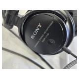 Sony Walkman and Headphones with Accessories - Walkman does not work