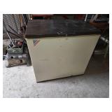 Gibson Model FH08M50XFA Chest Freezer