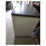 Gibson Model FH08M50XFA Chest Freezer