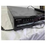 Sony SCD-CE775 Super Audio CD Player with Remote - Powers on Other functions untested