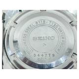 Vintage Seiko 5 Automatic 21 Jewel, Bulova Accutron, and Details Watches