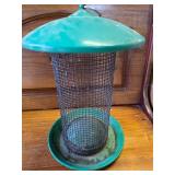 Short and Stout Bird Feeder