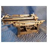 Vintage Underwood metal typewriter
