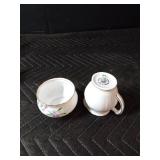 5 Cream and sugar sets