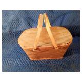 Vintage picnic basket with Aladden Angular thermos, tin box, plastic cups and extra thermos caps