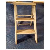 Small step ladder