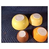 4 Colored Pyrex bowls