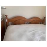 Queen size Sealy Posturepedic bed w...