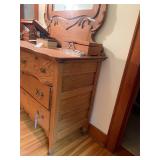 Vintage dresser with wishbone mirro...