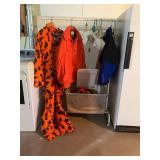 Hunting coat, coveralls, clothes ra...