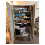 Metal cabinet, with keys; cabinet o...