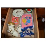 Reversible face doll, metal and pla...