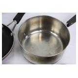 Mixed Lot: 5 Frying Pans, 1 Lid, 1 Pot