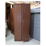 1 WARDROBE