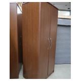 1 WARDROBE