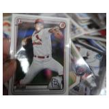 LG LOT OF COLLECTIBLE BASEBALL CARDS