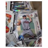 LG LOT OF COLLECTIBLE BASEBALL CARDS