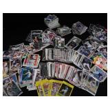 LG LOT OF COLLECTIBLE BASEBALL CARDS