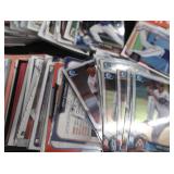 LG LOT OF COLLECTIBLE BASEBALL CARDS