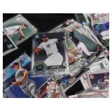 LG LOT OF COLLECTIBLE BASEBALL CARDS