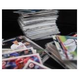 LG LOT OF COLLECTIBLE BASEBALL CARDS