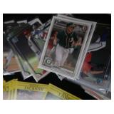 LG LOT OF COLLECTIBLE BASEBALL CARDS