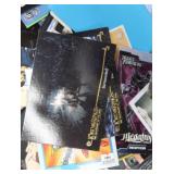 MIXED LOT OF COLLECTIBLE CARDS