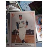 BASEBALL COLLECTIBLE CARDS 1977