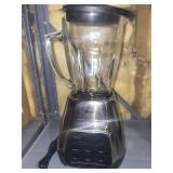 Mixed Kitchen Appliance Lot - Salton Rice Cooker, Quesadilla Maker, Juicit & Oster Blender